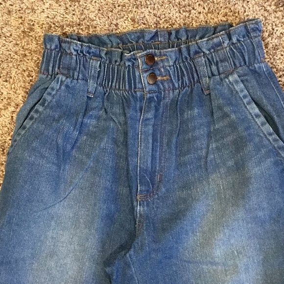Universal Thread Jeans Size 2 - Picture 2 of 3
